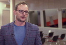 Wysokość emerytur z ZUS będzie spadać. To może skłonić Polaków do oszczędzania w programach emerytalnych oferowanych przez pracodawców