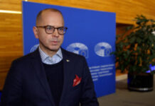 Ważna decyzja PE. To kolejny krok do zatwierdzenia 90 mld euro pożyczki dla Ukrainy