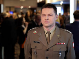 Wojsko rozwija systemy sztucznej inteligencji do wsparcia dowodzenia i cyberobrony. Ważna współpraca z przemysłem i nauką